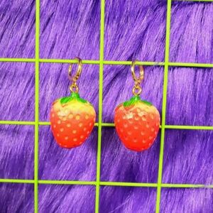 Earrings - Red Ripe Summer Strawberry 🍓